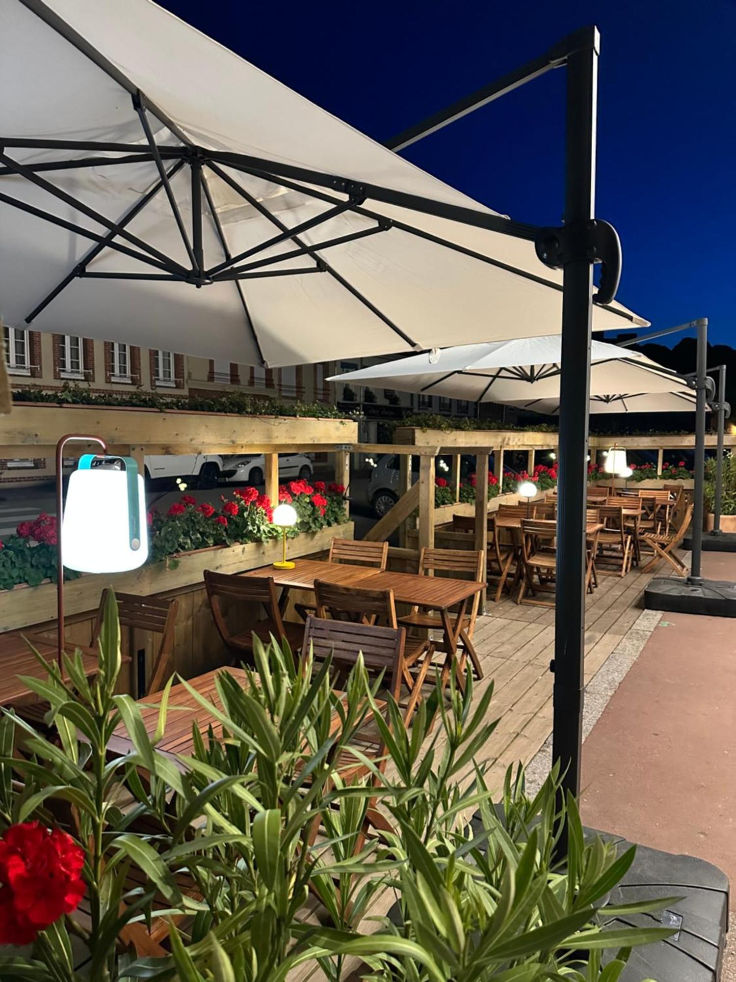 Le Comptoir Du Paradis La Ferté-Frênel Eksteriør bilde